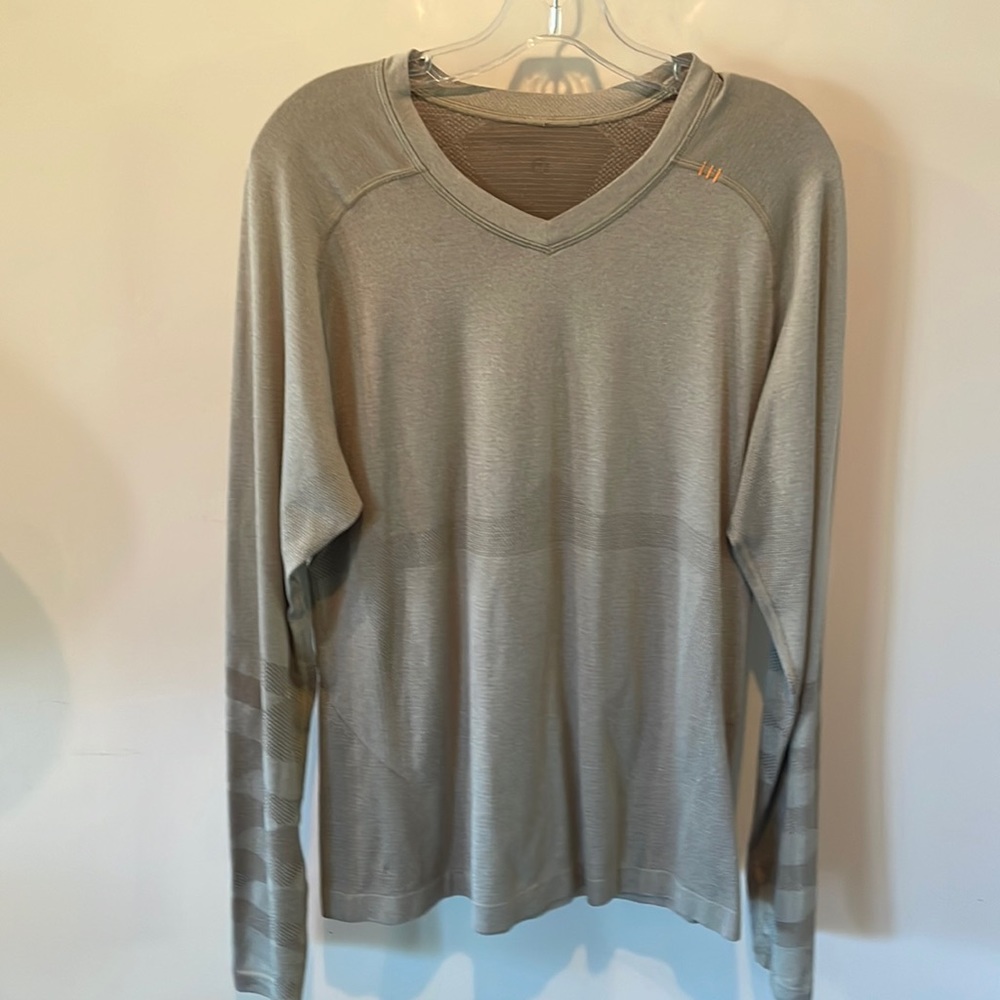Lululemon long sleeve metalvent shirt